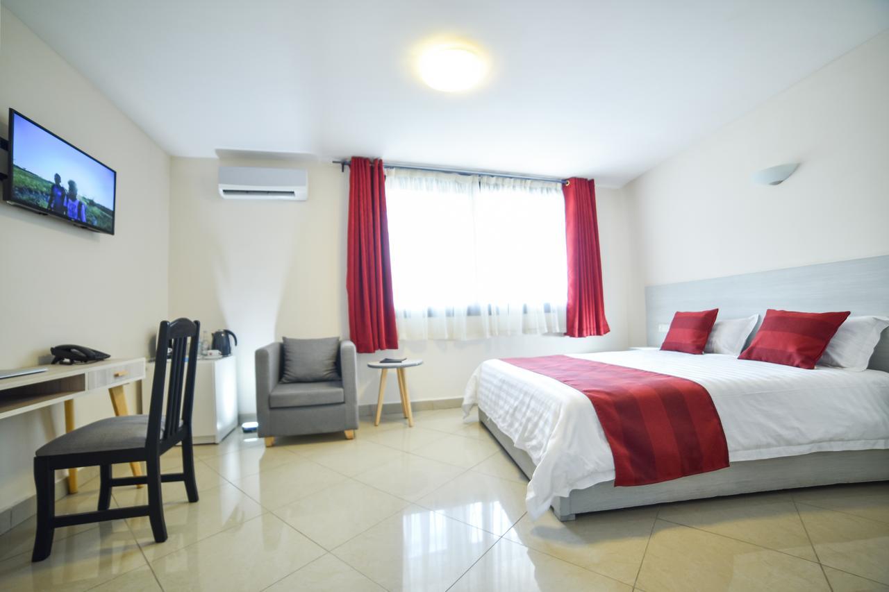 Lova Hotel Antananarivo Exterior foto